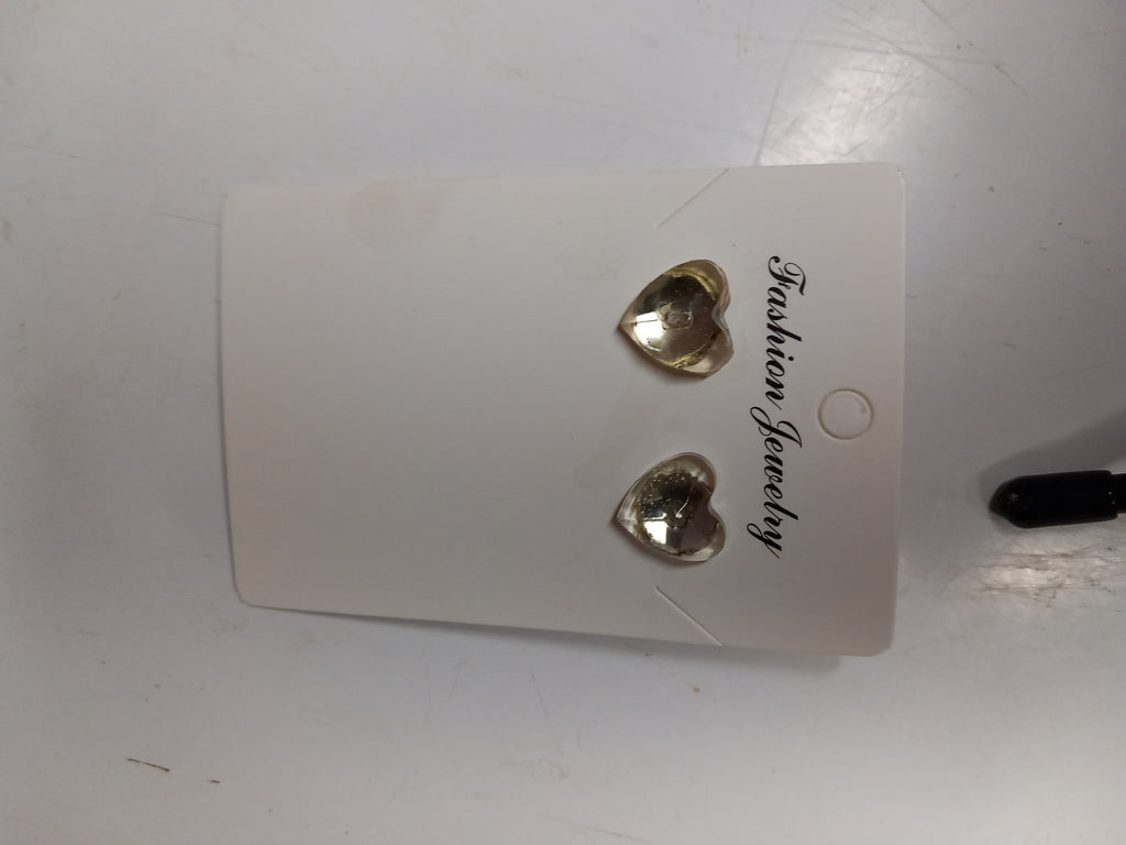Clous d'oreilles cœur en résine époxy rose