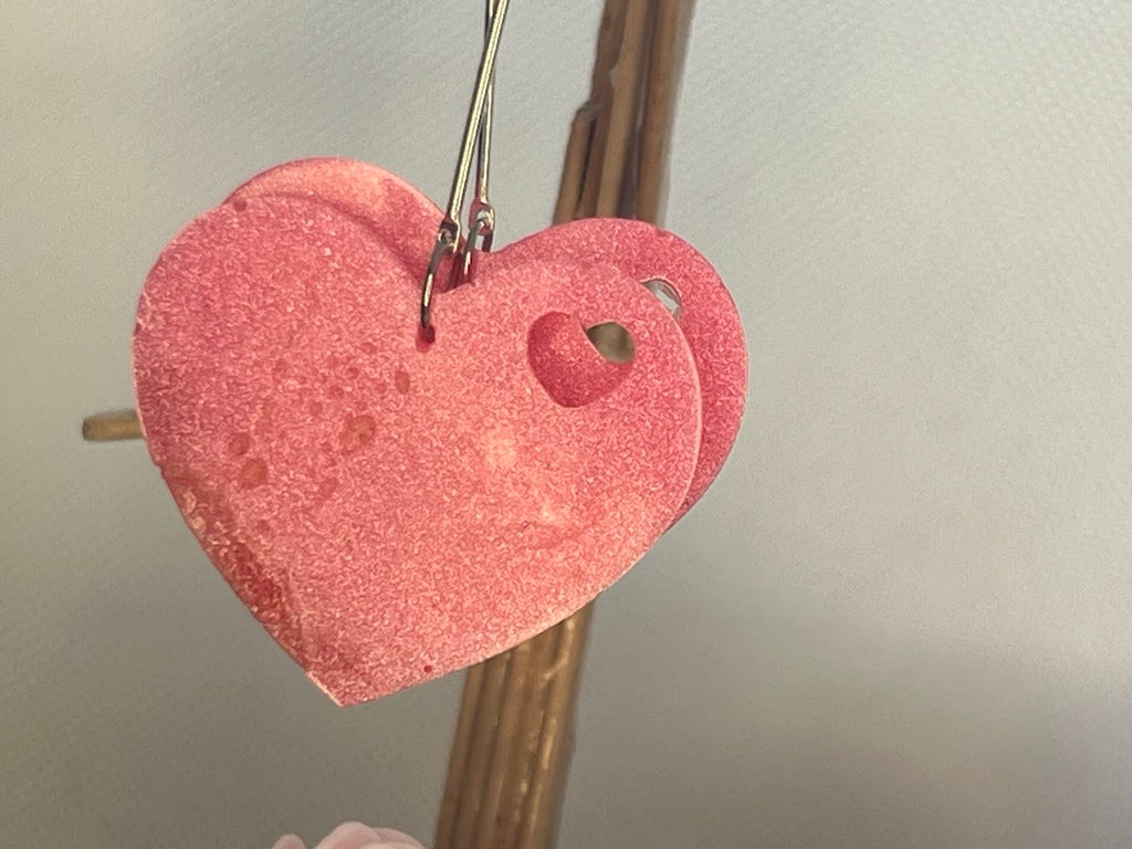 Boucles d'oreilles Cœurs Roses en Résine Époxy — Fait Main