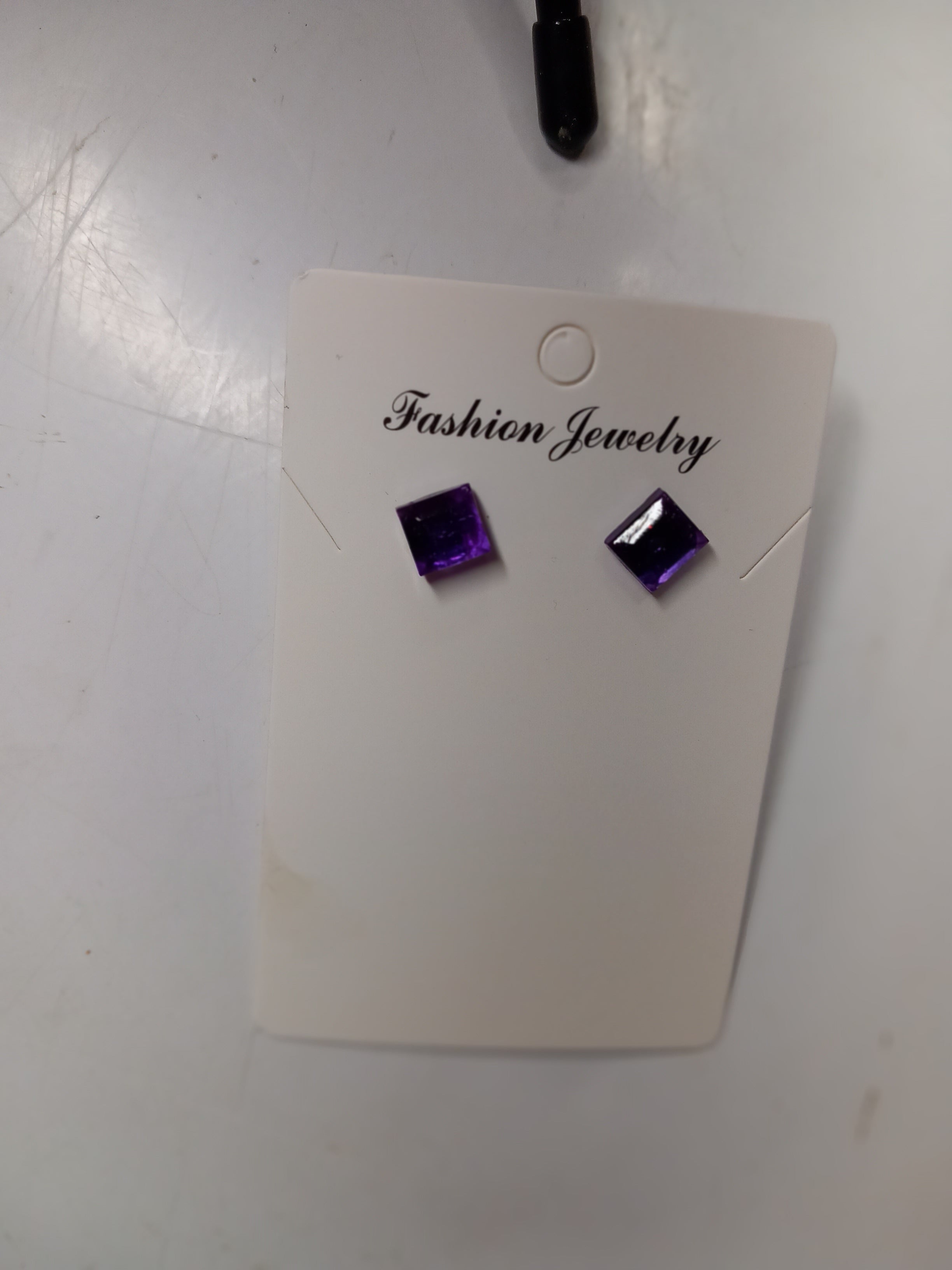 Boucles d'Oreilles Clous Résine Époxy Forme Losange – Fait Main