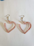 Boucles d'Oreilles Pendantes Argent Cœur Résine Époxy Rose Pailletée Ajourée – Fait Main