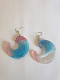 Boucles d'Oreilles Pendantes Croche Plaquée Argent Demi-Lune Résine Époxy – Fait Main