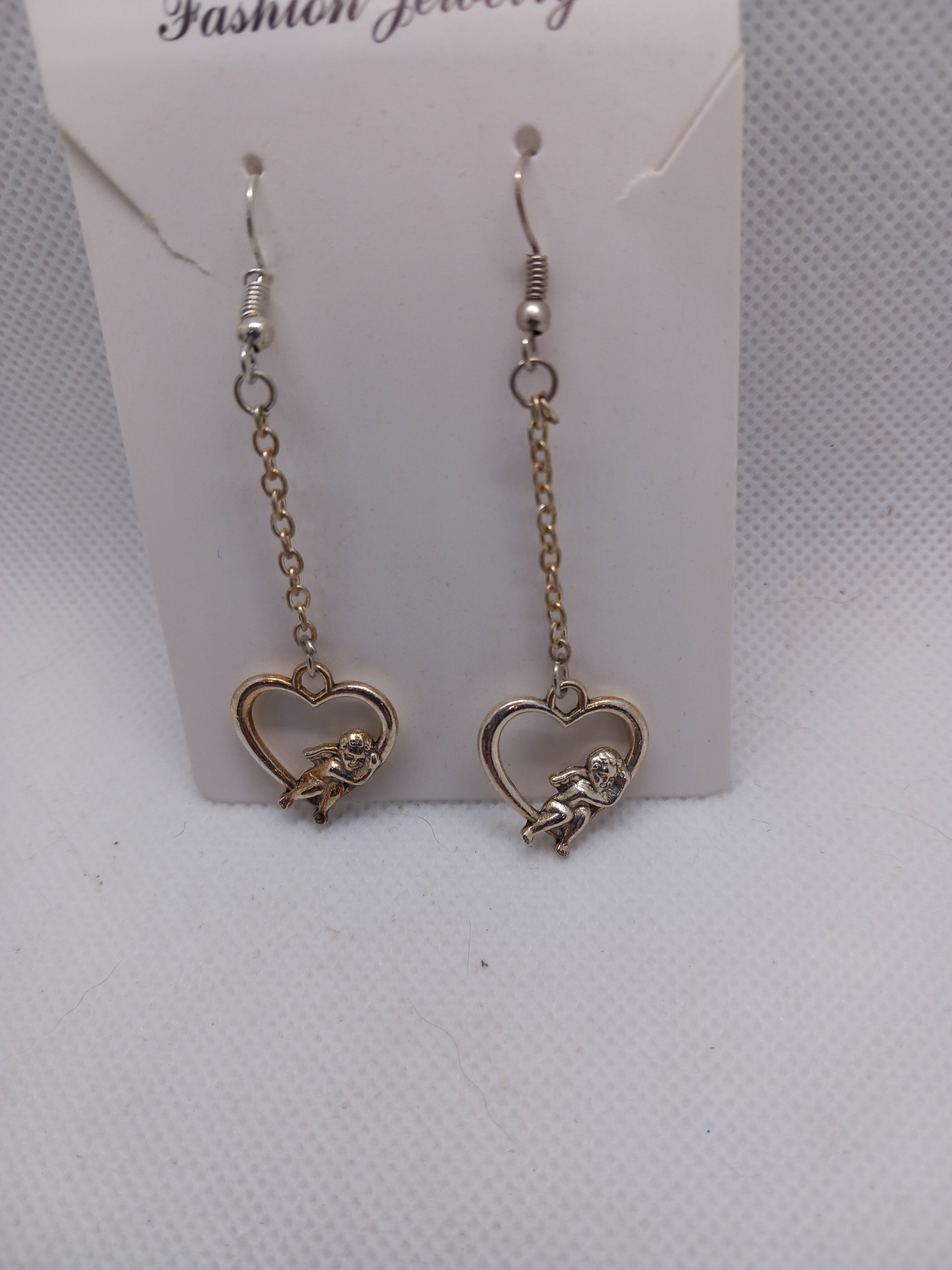 Boucles d'Oreilles Pendantes Métal Plaqué Argent Motif Cœurs – Fait Main
